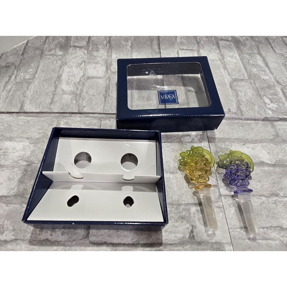 Mikasa Wine Bottle Stoppers In Original Box Set of 2 Chablis Blown Glass‎ Purple